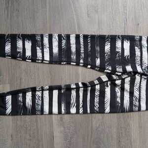 Lululemon Athletica Black and White Patterned Leggings